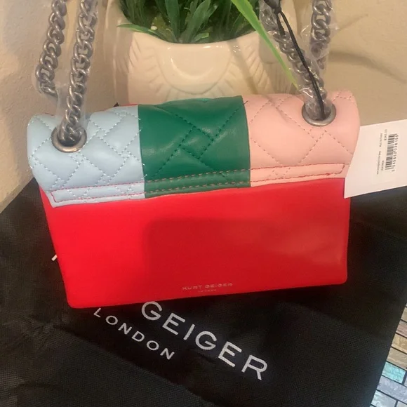 Mini Kensington Overstitch Quilted Crossbody Bag
KURT GEIGER LONDON - Picture 14 of 17